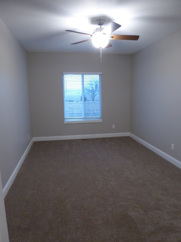 Building Photo - 2202 E Village Estates Dr