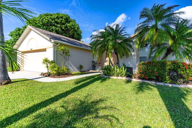 Foto del edificio - 967 SE Browning Ave