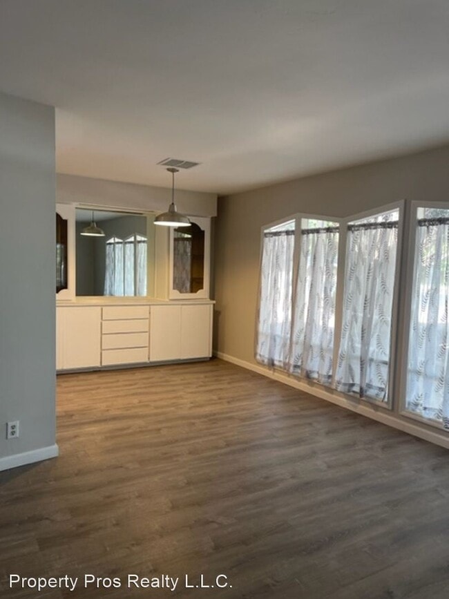 Building Photo - 2 br, 2 bath House - 2675 S. Sunset Dr.