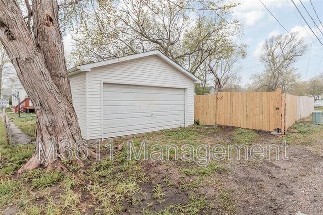 Building Photo - 446 E Street