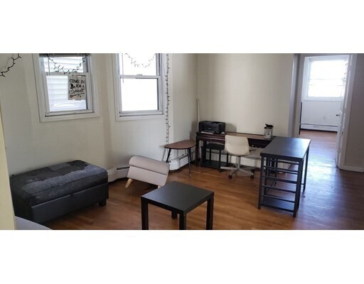 Foto del edificio - 184 Broadway