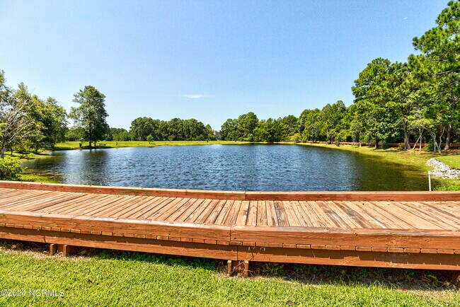 Foto del edificio - 3100 Marsh Grove Ln