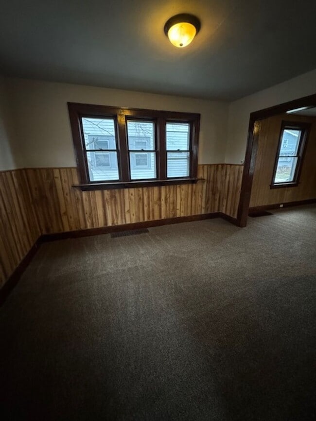 Foto del edificio - 3019 Weisser Park Ave