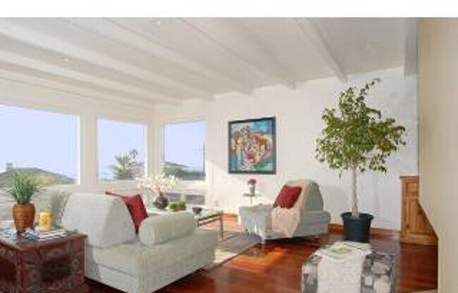 Foto del edificio - 7018 Rindge Ave