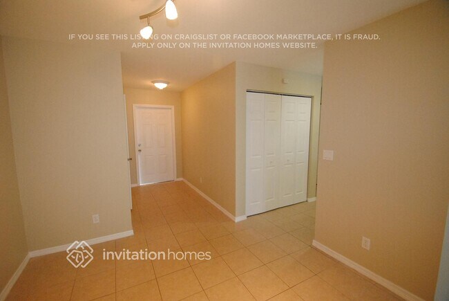 Foto del edificio - 16099 Sierra Palms Dr