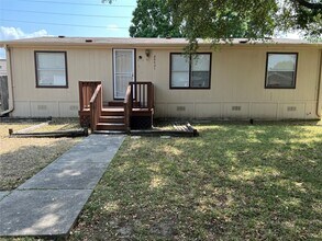 Building Photo - 20431 Mountain Dale Dr