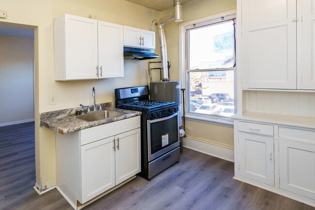 Foto del edificio - 1715-1725 E Lake St