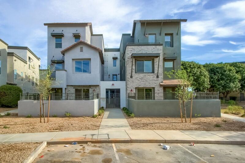 Primary Photo - 300 N Gila Springs Blvd