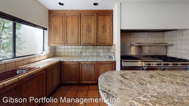 Building Photo - 3 br, 5 bath House - 813 Melville Avenue