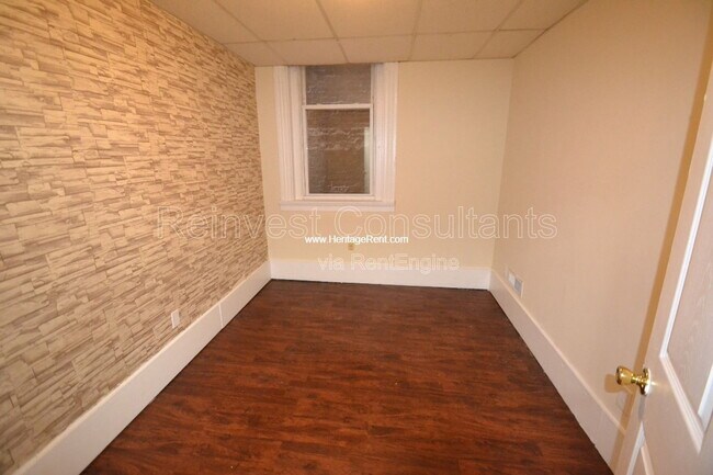 Foto del edificio - 1042 Marshall Ave