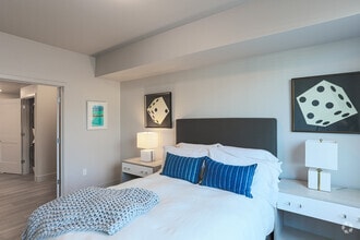 1BR, !BA - 662 SF - Strada 1200