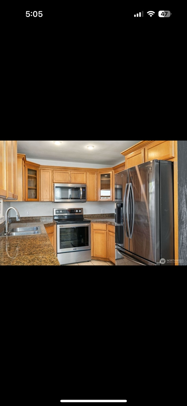 Kitchen with new appliances - 520 S Wilbur Ave