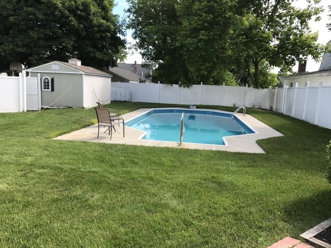 Building Photo - Beautiful 4 Bedroom Home In Portland With ...