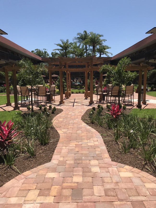 Courtyard - Veranda Flats