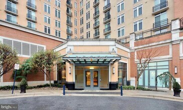 Building Photo - 155 Potomac Passage