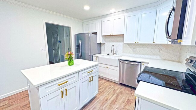 Building Photo - 108 Blacks Dr