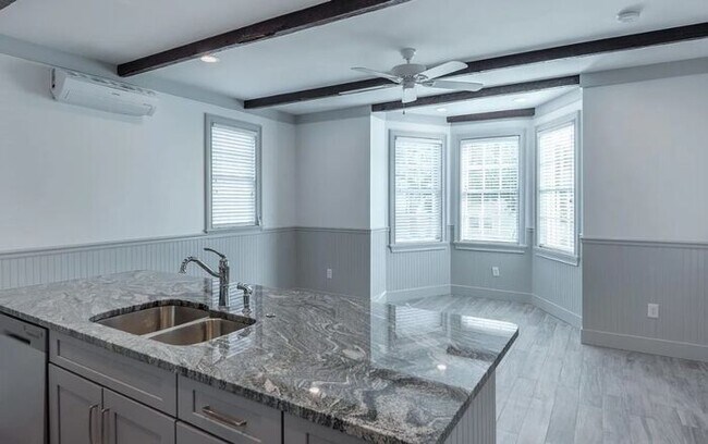 Foto del edificio - 321 Ashley Ave