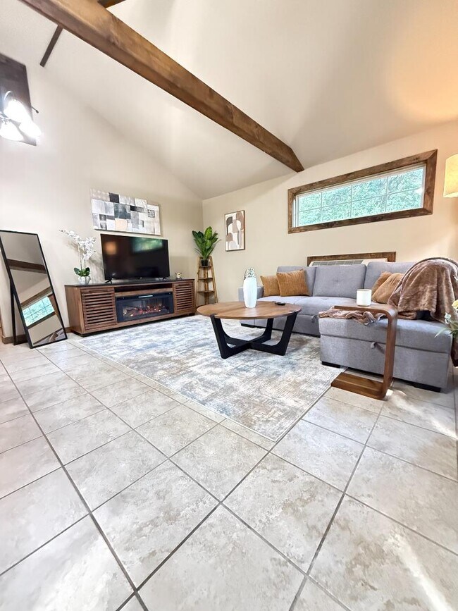 Foto del edificio - 343 Knob Hill Cir