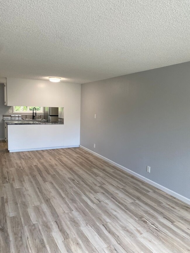 Photo - HSM01 ~ 1555/1565 Copping Street Apartment