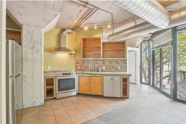 Building Photo - Dakota Lofts