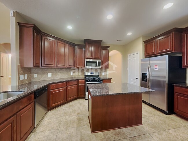 Building Photo - 6815 Hunters Way Ln