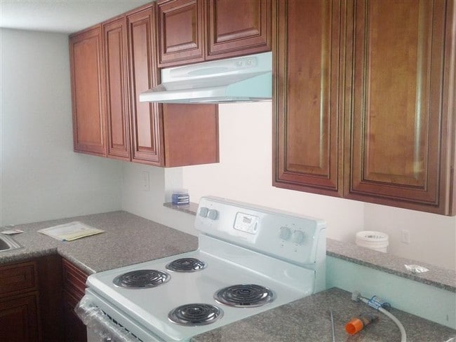 Building Photo - 2 br, 2 bath 4plex - Del Gado Apartments