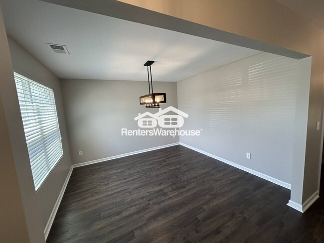 Building Photo - 665 Waterstone Dr
