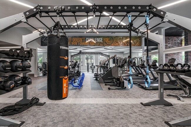 Building Photo - Oxford Manor