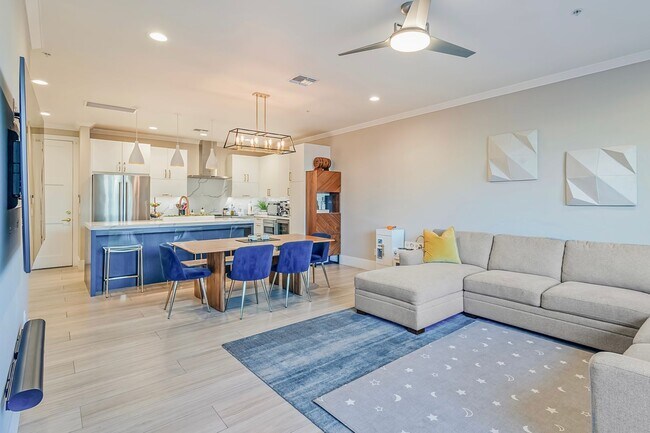 Foto del edificio - Luxury Townhouse For Rent in the Heart of Scottsdale!