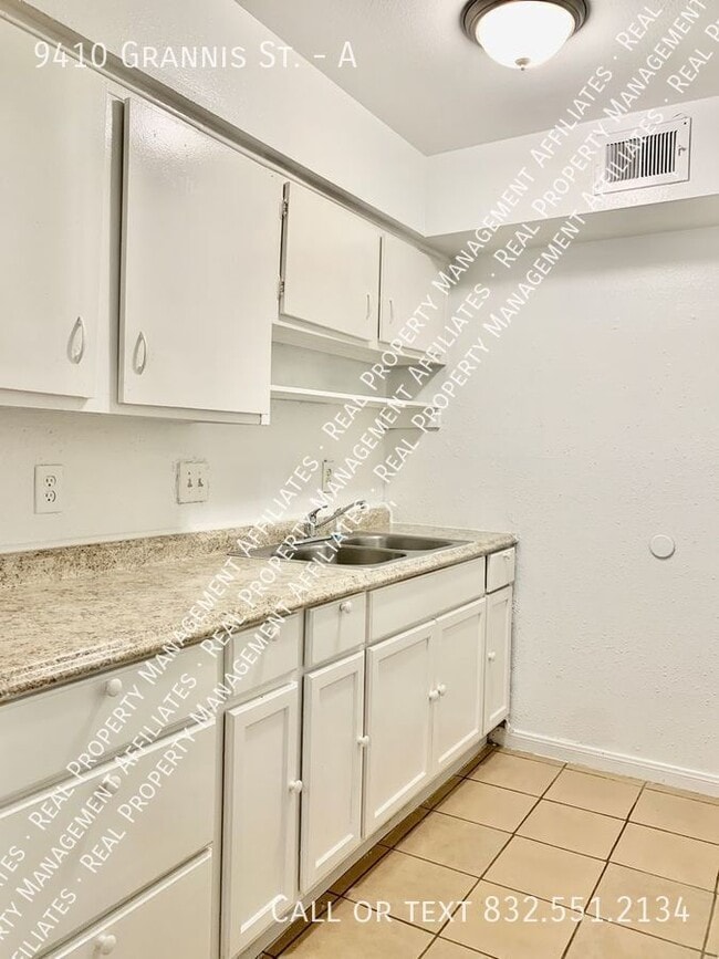 Building Photo - 9410 Grannis St