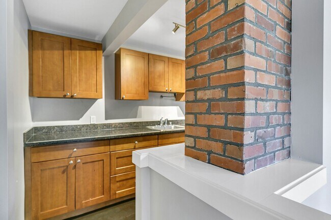 Foto del edificio - Amazing 4bed/2bath Duplex Close to Seattle University!