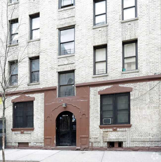Building Photo - 2686 Valentine