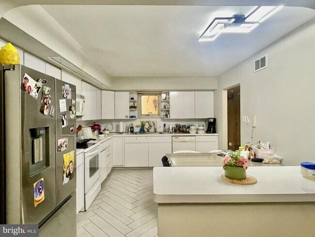 Foto del edificio - 301 Browning Ln