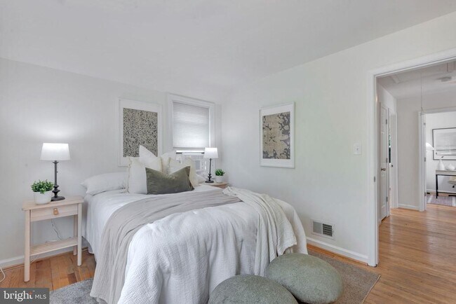 Foto del edificio - 2842 30th St NE