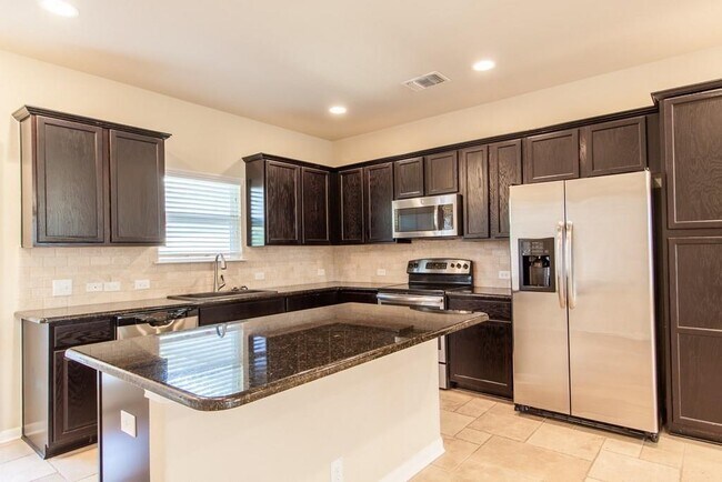 Building Photo - 636 Lookout Tree Ln