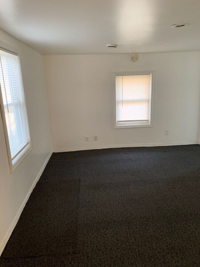 Foto del edificio - 1208 59th St. (Duplex)
