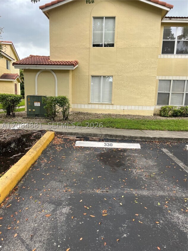 Building Photo - 437 Vista Isles Dr