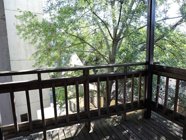 Foto del edificio - 1110 Massachusetts Ave