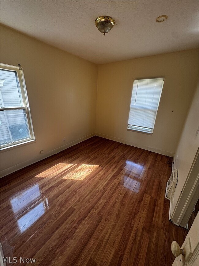 Foto del edificio - 860 Biruta St