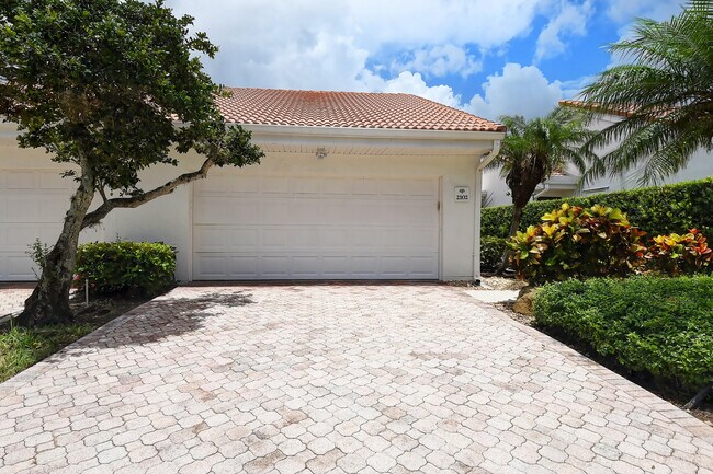Foto del edificio - 19550 Sawgrass Dr