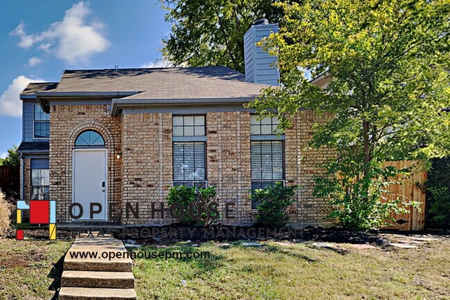 Building Photo - 4220 Phoenix Dr, Carrollton