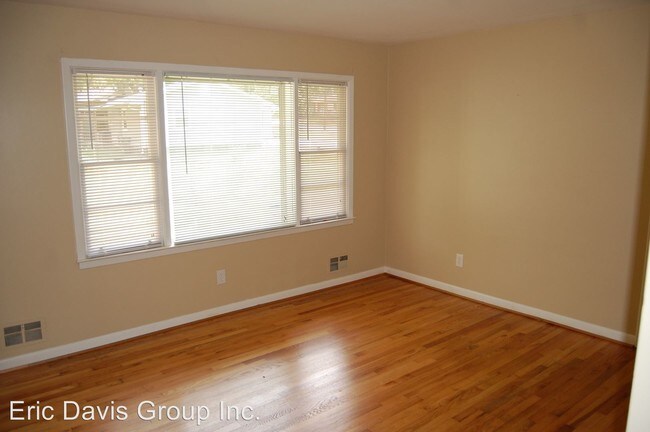 Building Photo - 3 br, 1.5 bath House - 3743 Brookcrest Circle