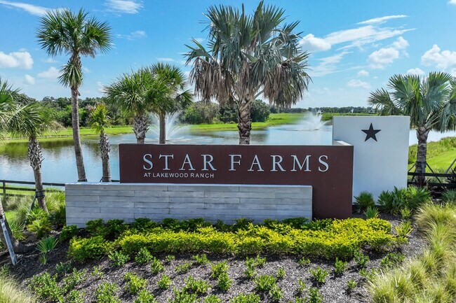 Building Photo - GORGEOUS CORNER TOWNHOME IN STAR FARMS- LAKEWOOD RANCH! 3 BED/2.5 BATH/1 CAR GARAGE!