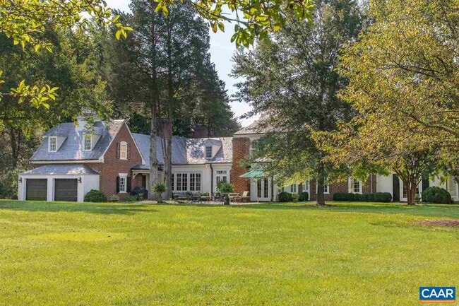 Building Photo - 255 Farmington Dr