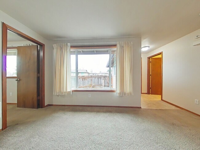 Foto del edificio - 2 Bedroom Apartment ~ Close to 9th Street