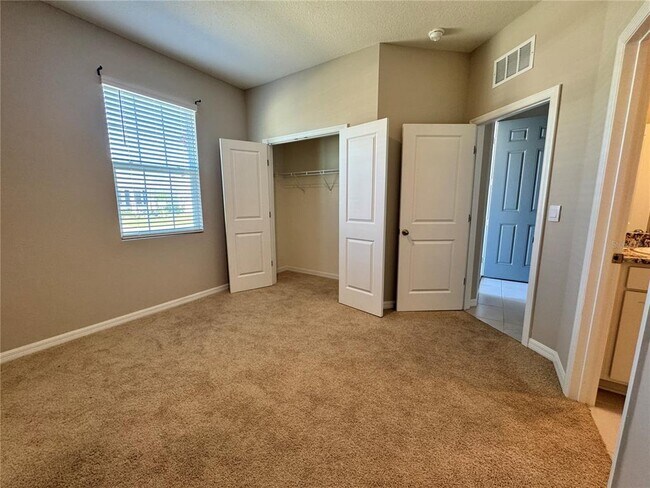 Foto del edificio - 4970 NW 39th Lp