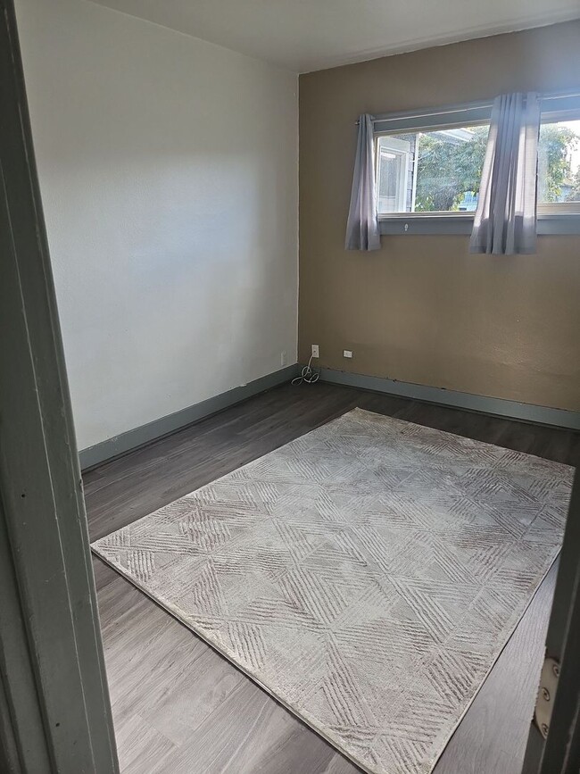 Building Photo - 2ba 1ba with Garage