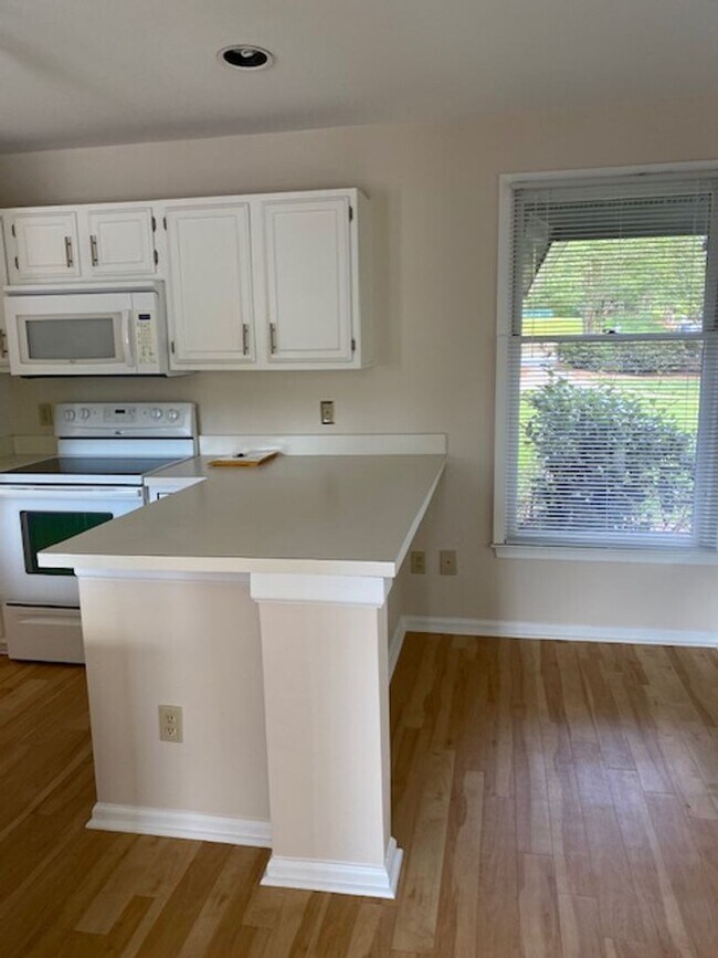 Building Photo - Spacious Chapel Hill Living with Resort-St...