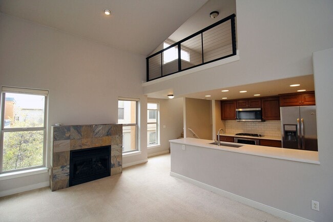 Foto del edificio - Chic and Modern Loft-Style 2+ Bedroom Town...