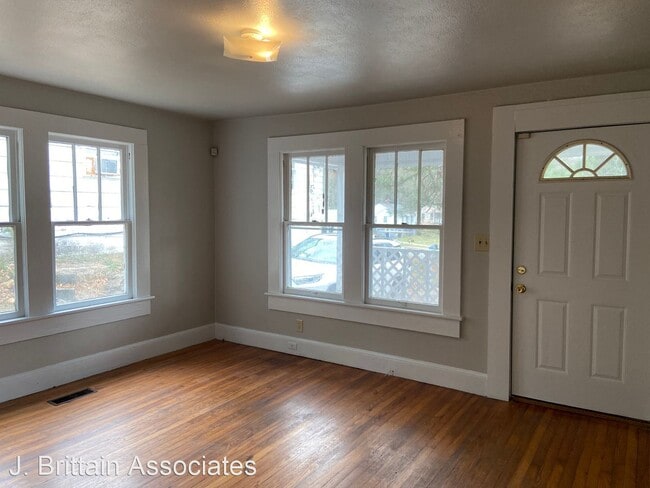 Building Photo - 3 br, 1 bath House - 1026 Johnston Drive